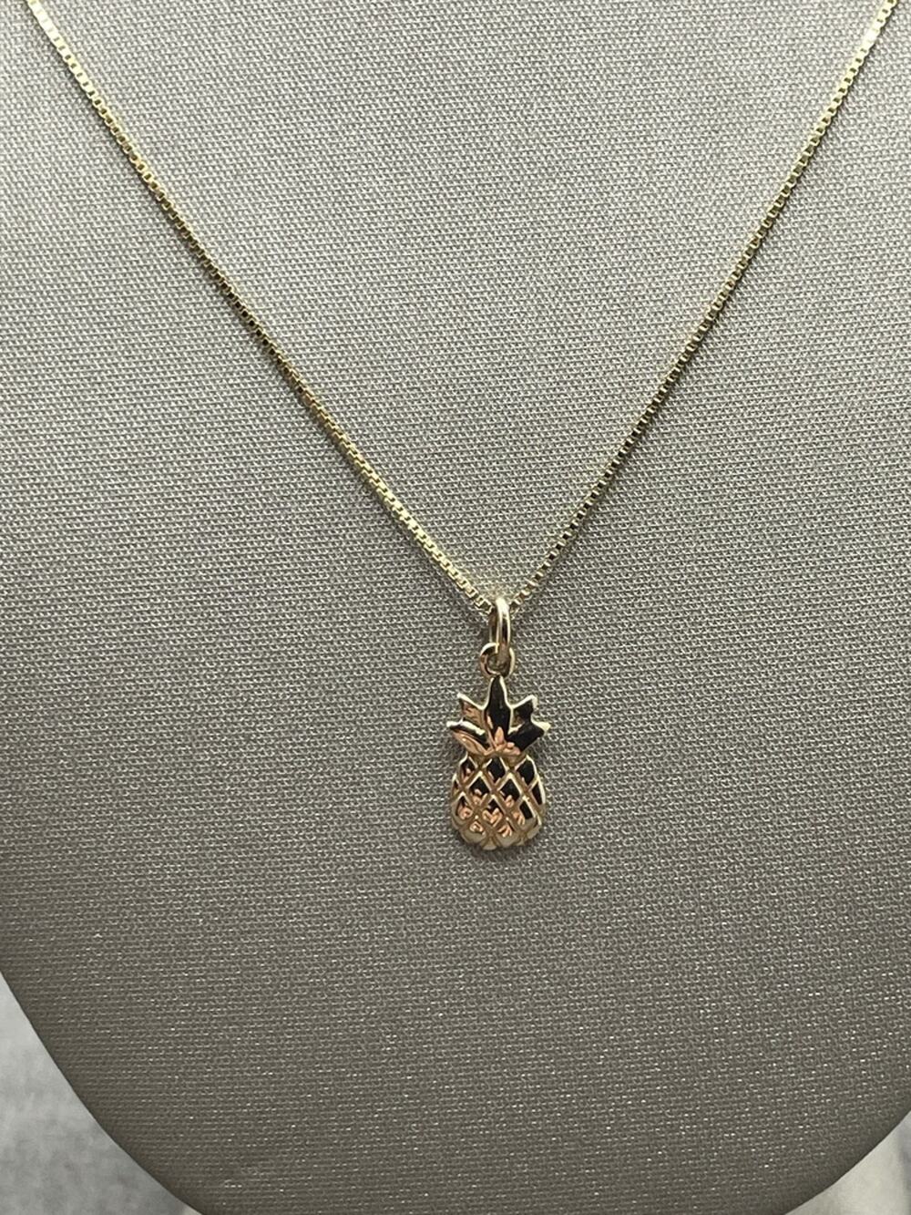 14K Yellow Gold Choker Box Chain w/ Pineapple Pendant (24665)